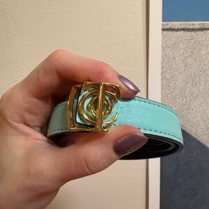 Tiffany & Co reversible Tiffany blue and black leather belt and gold buckle. New